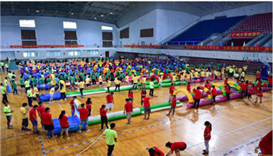 搏翺拓展趣味運(yùn)動(dòng)項(xiàng)目：超級(jí)障礙賽